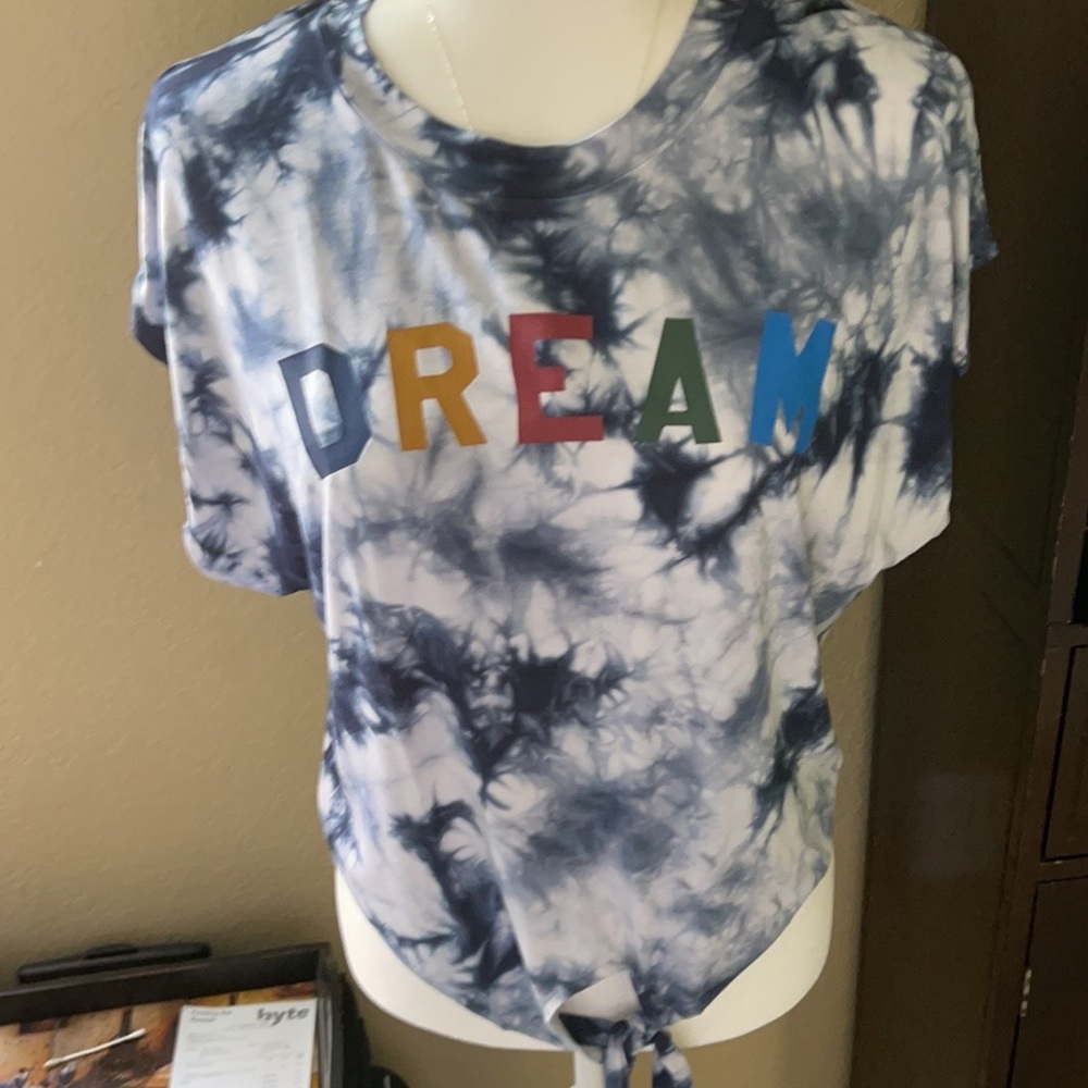 Short sleeve women’s top